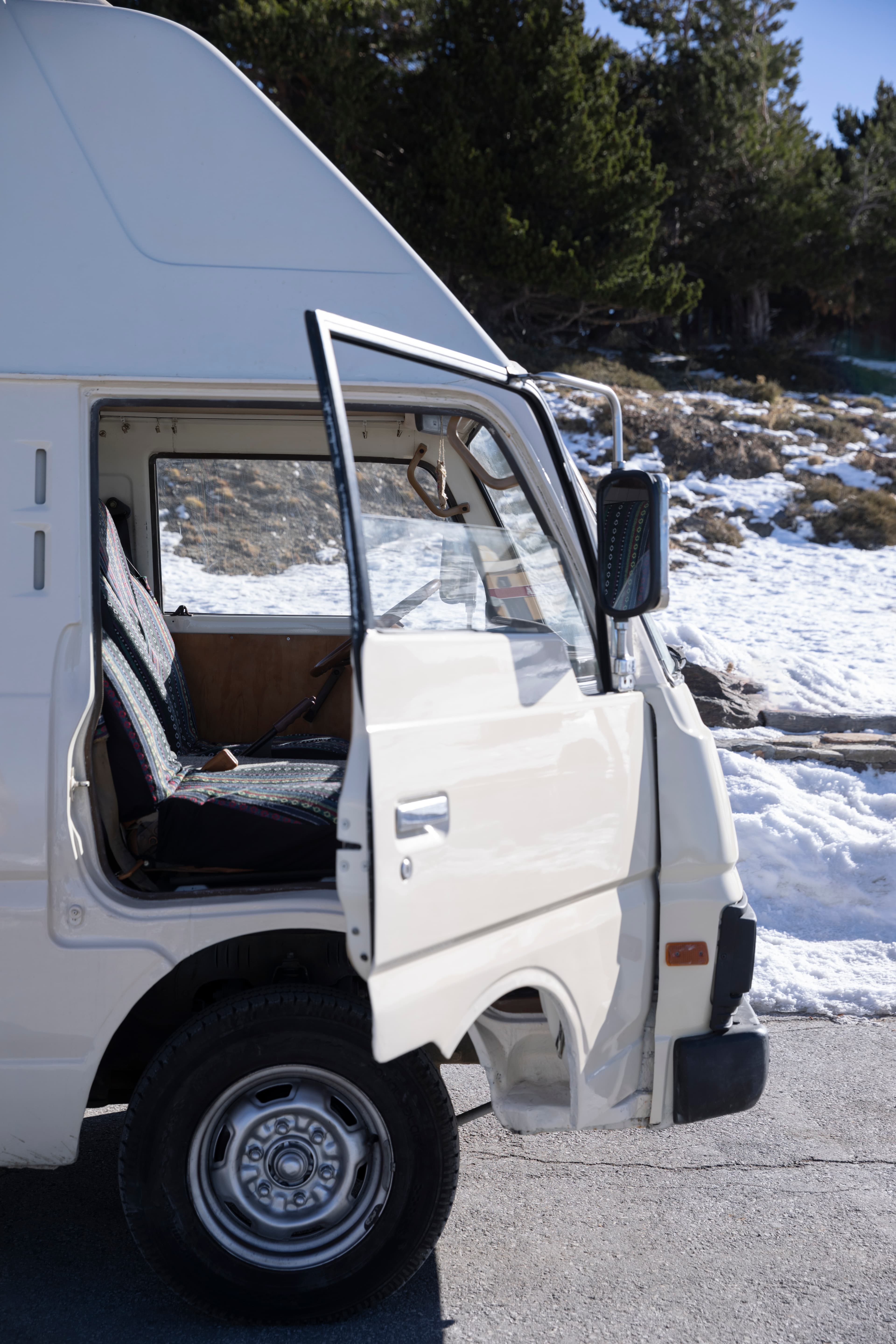 Autocamper i skoven — Bileksport.dk køber alle typer campingvogne
